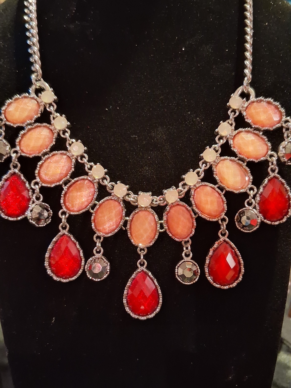 BEAUTIFUL NY COUTURE PINK Statement Red & Peach Teardrop Necklace -Women Jewelry